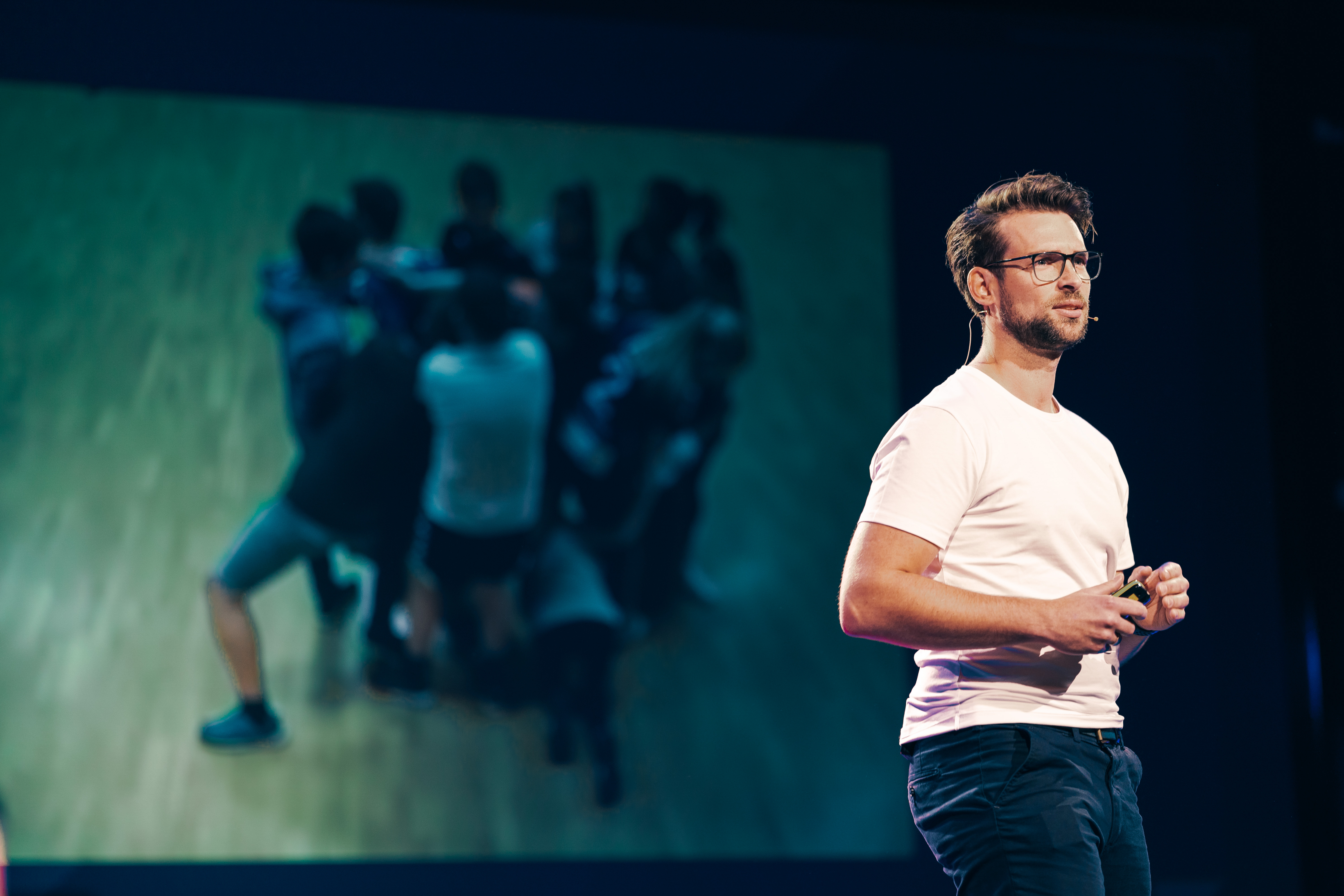 Nicolai speaking at Volum conference